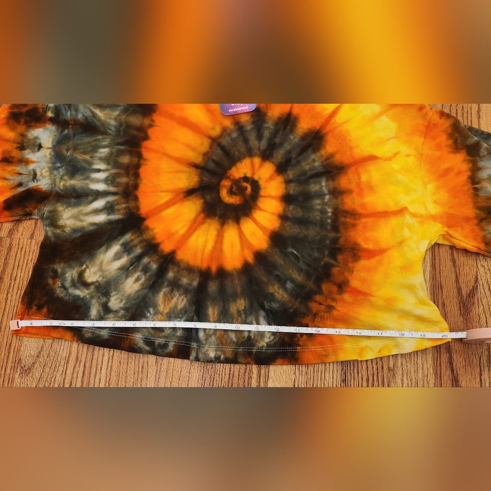 Customized Crop-Top From a Tie Dye Shop, New with tags - Picture 5 of 7